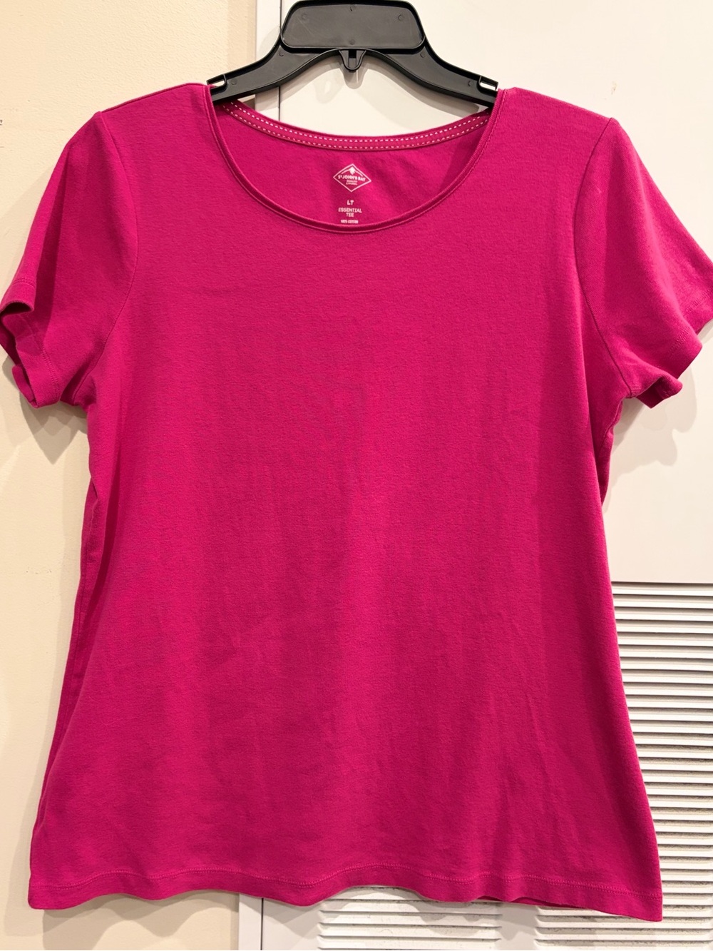 St. John's Bay Women's Hot Pink Short Sleeve Round Neck Tee Size LT